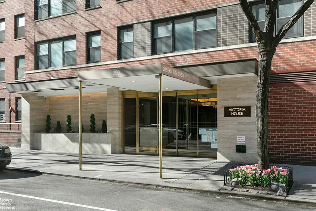 $625,000 | 200 East 27th Street, Unit 11L | Kips Bay