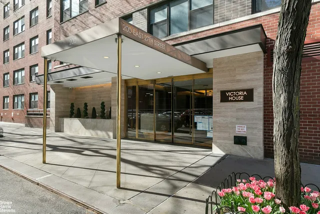 $625,000 | 200 East 27th Street, Unit 11L | Kips Bay