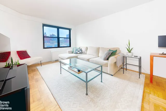$625,000 | 200 East 27th Street, Unit 11L | Kips Bay