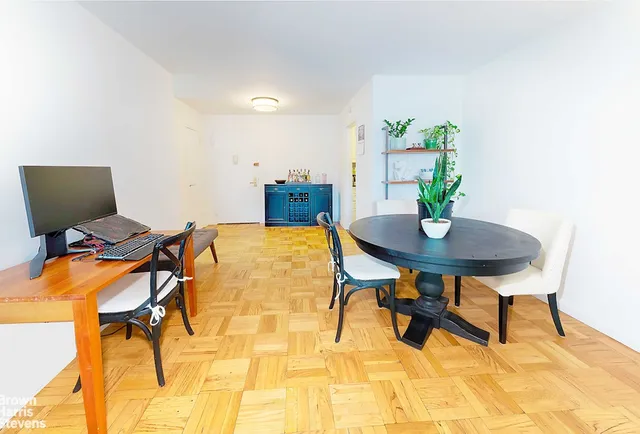 $625,000 | 200 East 27th Street, Unit 11L | Kips Bay