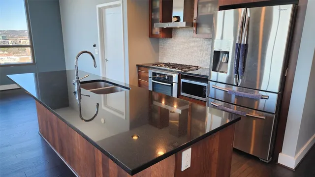 $3,700 | 300 Bowie Street, Unit 1305, Austin, TX 78703