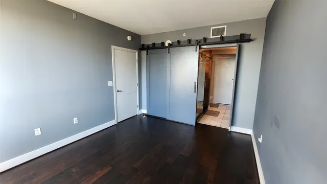 $3,700 | 300 Bowie Street, Unit 1305, Austin, TX 78703