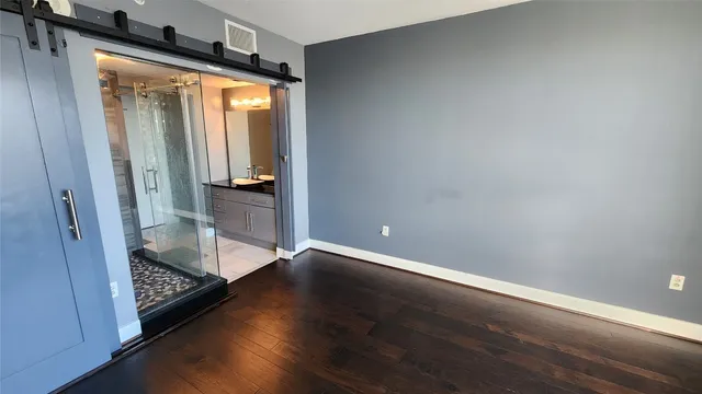 $3,700 | 300 Bowie Street, Unit 1305, Austin, TX 78703