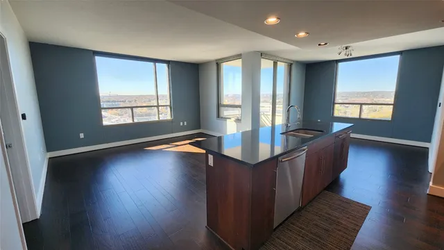 $3,700 | 300 Bowie Street, Unit 1305, Austin, TX 78703
