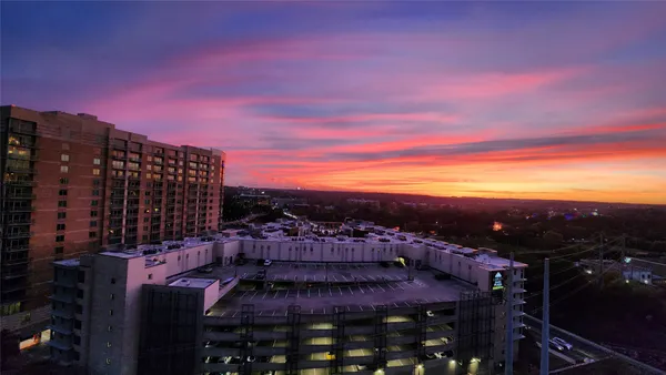 $3,200 | 300 Bowie Street, Unit 1305, Austin, TX 78703