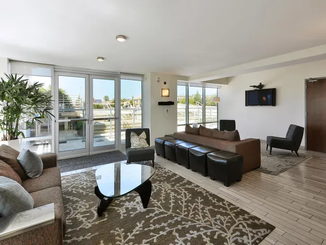 $3,700 | 300 Bowie Street, Unit 1305, Austin, TX 78703