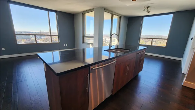 $3,700 | 300 Bowie Street, Unit 1305, Austin, TX 78703