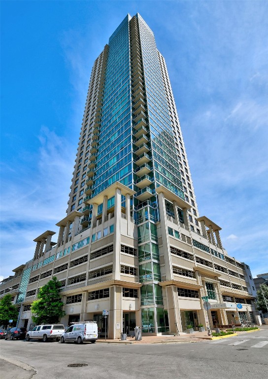 300 Bowie Street, Unit 1305 Austin, TX 78703 - Photo 33 of 38 a front view of a building