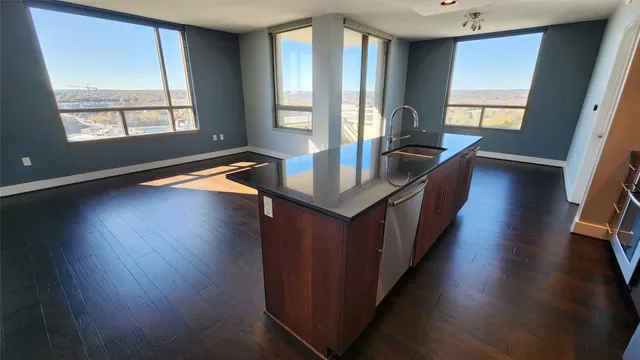 $3,700 | 300 Bowie Street, Unit 1305, Austin, TX 78703