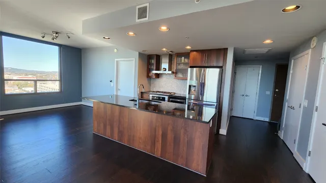 $3,700 | 300 Bowie Street, Unit 1305, Austin, TX 78703