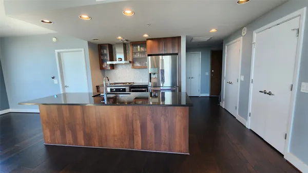$3,200 | 300 Bowie Street, Unit 1305, Austin, TX 78703