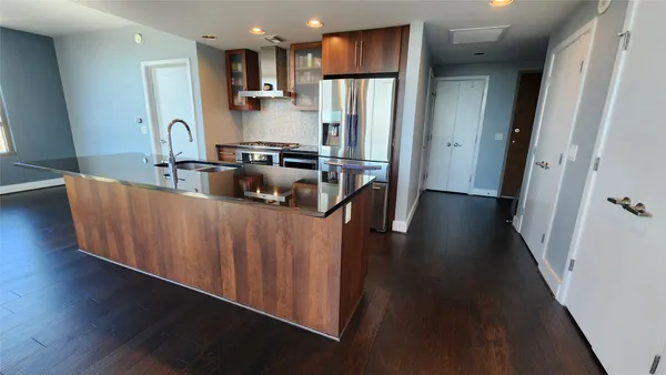 $3,200 | 300 Bowie Street, Unit 1305, Austin, TX 78703