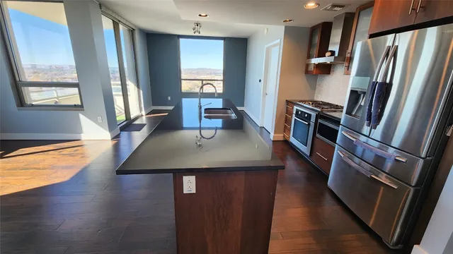 $3,700 | 300 Bowie Street, Unit 1305, Austin, TX 78703