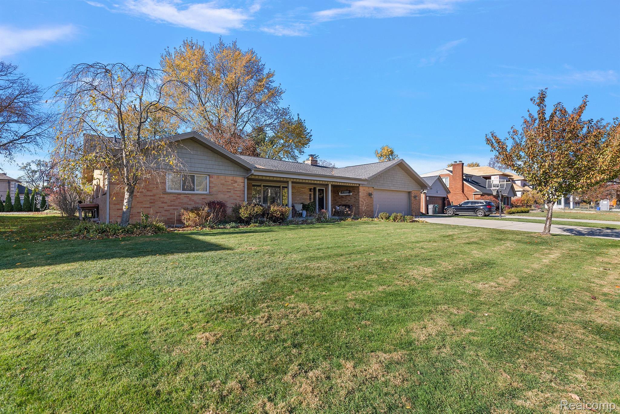 640 Ridgemont Avenue Dearborn, MI 48124 - Photo 5 of 74 Gallery Image 5