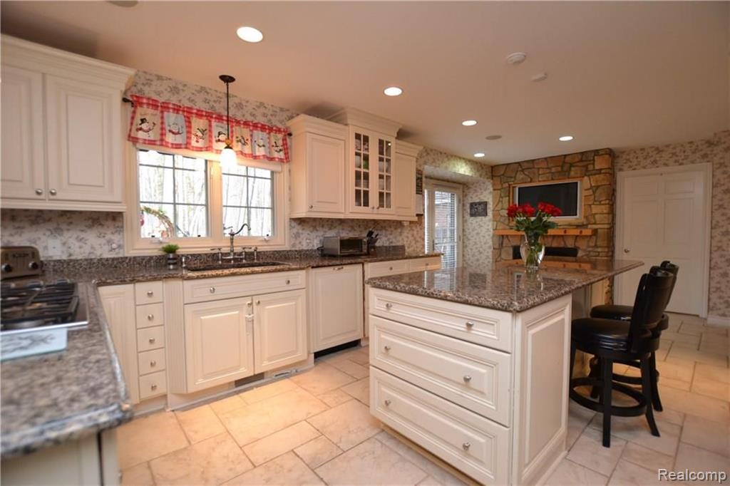 7880 Holcomb Road Clarkston, MI 48348 - Photo 12 of 36