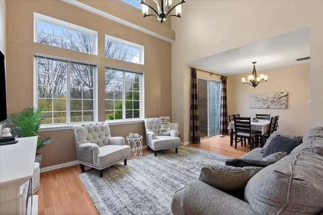 $335,000 | 56 West Briarwood Drive, Streamwood, IL 60107