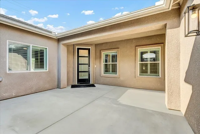 $795,990 | 1684 West Berkshire Lane, Hanford, CA 93230