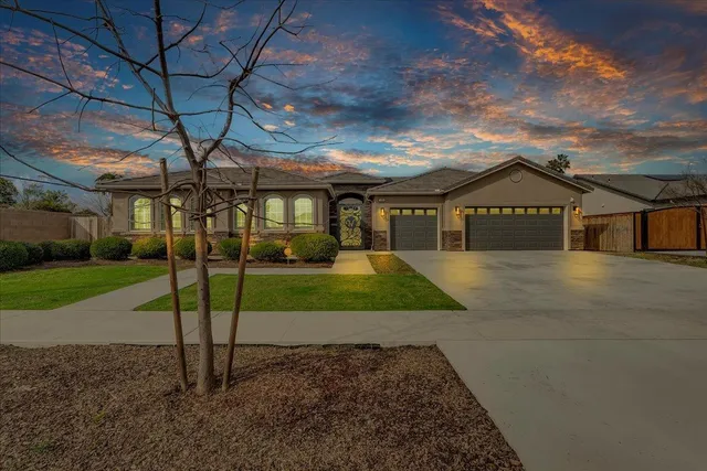 $795,990 | 1684 West Berkshire Lane, Hanford, CA 93230