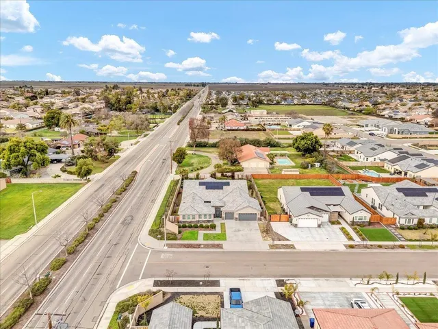 $795,990 | 1684 West Berkshire Lane, Hanford, CA 93230