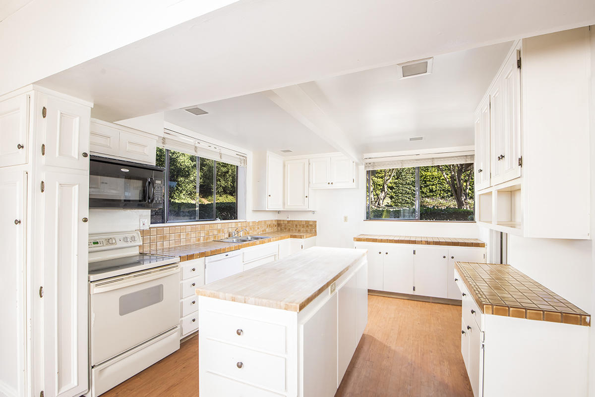 347 Ridgecrest Drive Montecito, CA 93108 - Photo 6 of 10 a view of a kitchen with a window