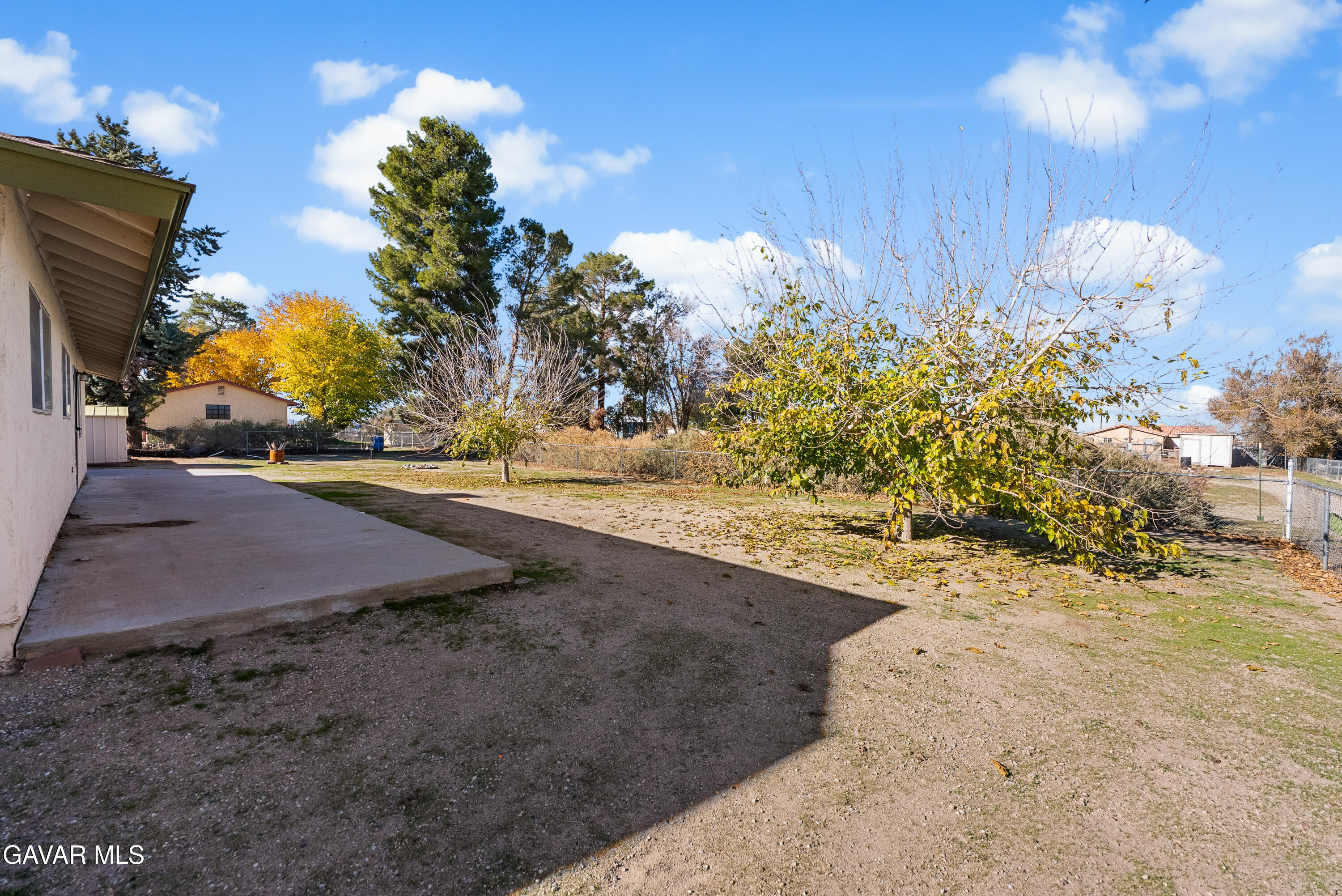 9459 East Ave T 2 Littlerock, CA 93543 - Photo 11 of 54 a view of a yard