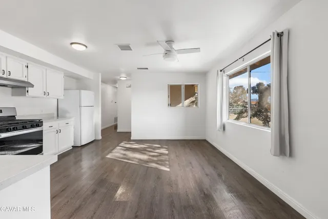 $529,999 | 9459 East Ave T 2, Littlerock, CA 93543