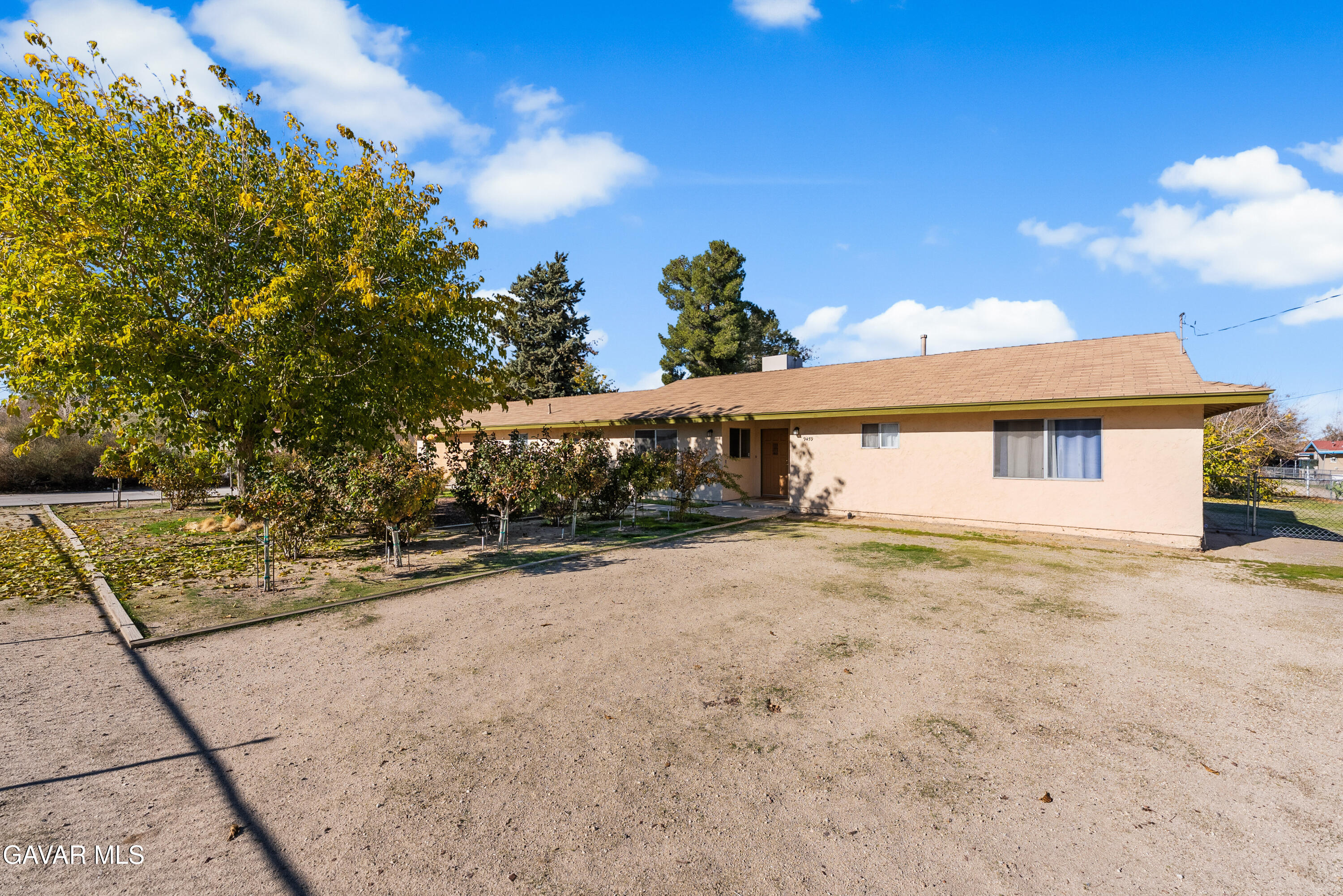 9459 East Ave T 2 Littlerock, CA 93543 - Photo 5 of 54 a view of a house with a snow