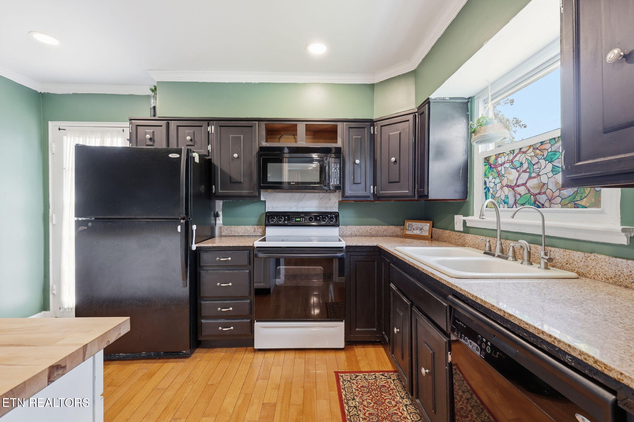 124 Salem Road Oak Ridge, TN 37830 - Photo 10 of 44 Kitchen