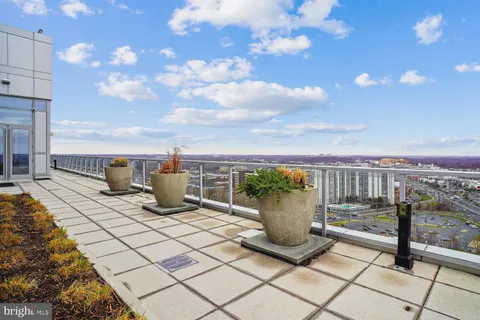 $1,590,000 | 930 Rose Avenue, Unit 2001, Rockville, MD 20852