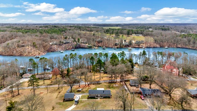 1807 Pearman Dairy Road Anderson, SC 29625 - Photo 2 of 26