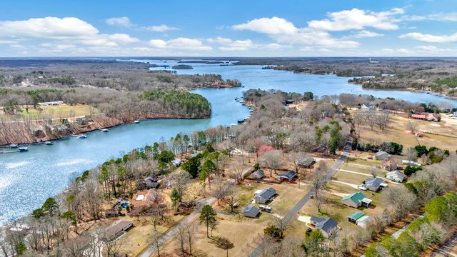 1807 Pearman Dairy Road Anderson, SC 29625 - Photo 3 of 26