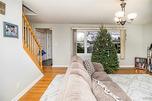 $275,000 | 110 Lynnhaven Drive, Clay, NY 13212