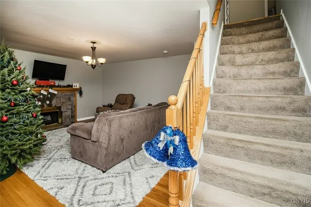 $275,000 | 110 Lynnhaven Drive, Clay, NY 13212