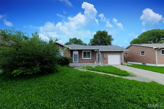 $130,000 | 2909 Grand Avenue, Granite City, IL 62040