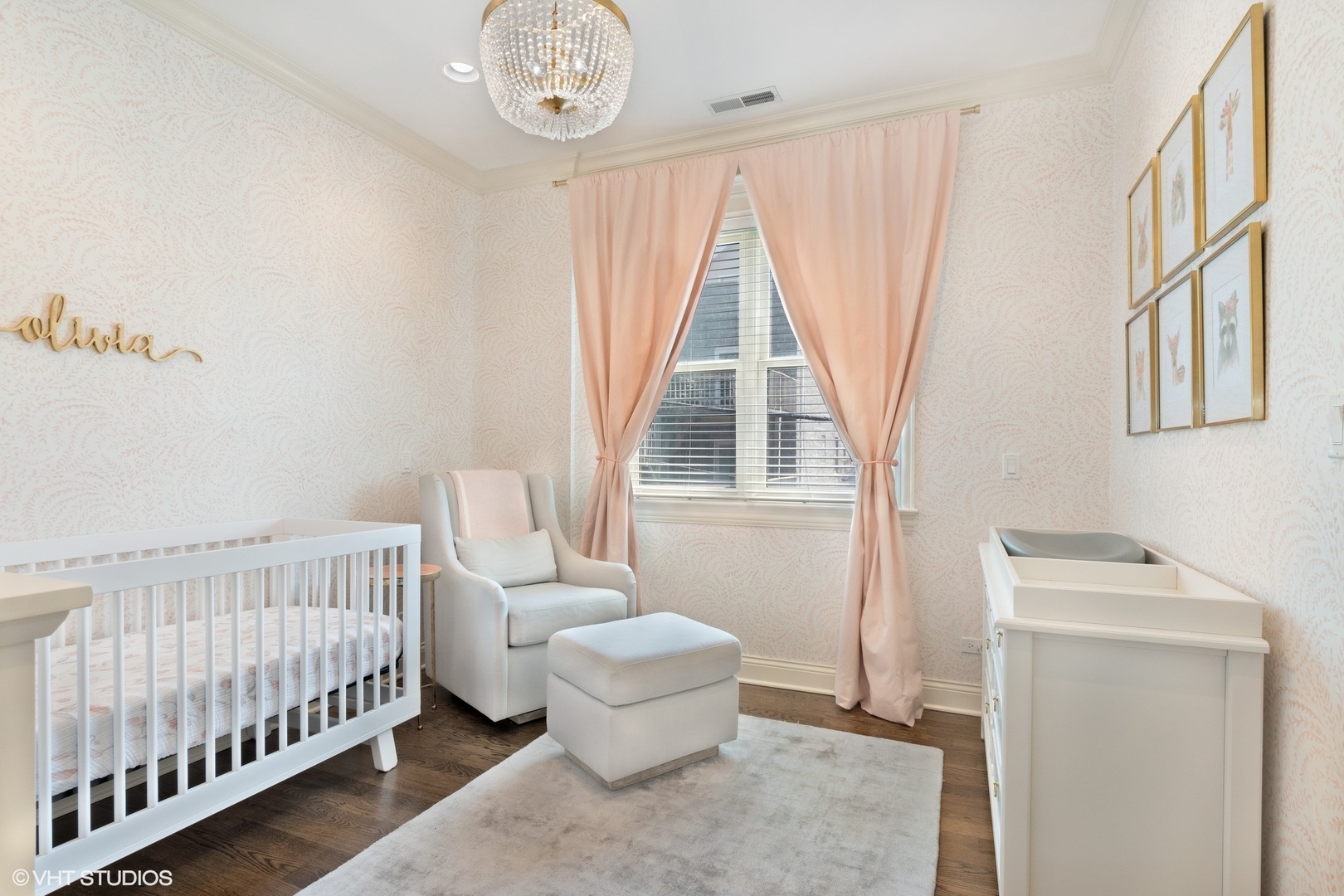 1215 West School Street, Unit 2E Chicago, IL 60657 - Photo 11 of 16 a bedroom with a bed and a window