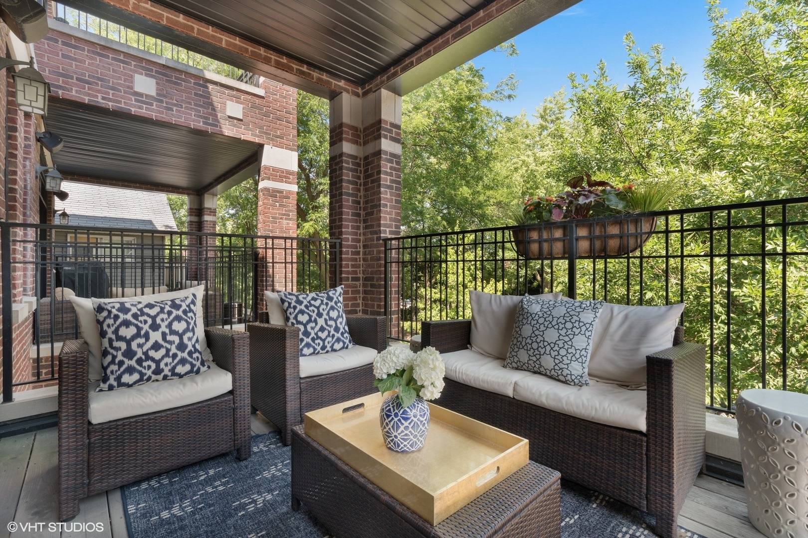 1215 West School Street, Unit 2E Chicago, IL 60657 - Photo 15 of 16 a outdoor living room with furniture and a potted plant
