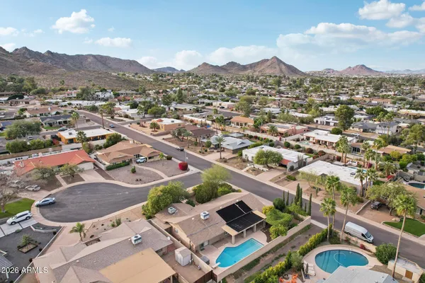 $834,900 | 10049 North 25th Place, Phoenix, AZ 85028