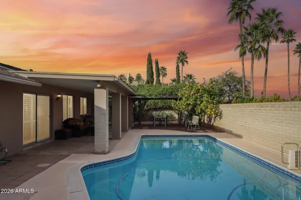 $834,900 | 10049 North 25th Place, Phoenix, AZ 85028