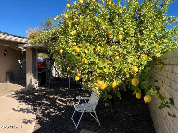 $834,900 | 10049 North 25th Place, Phoenix, AZ 85028