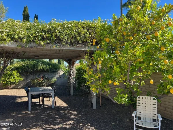 $834,900 | 10049 North 25th Place, Phoenix, AZ 85028