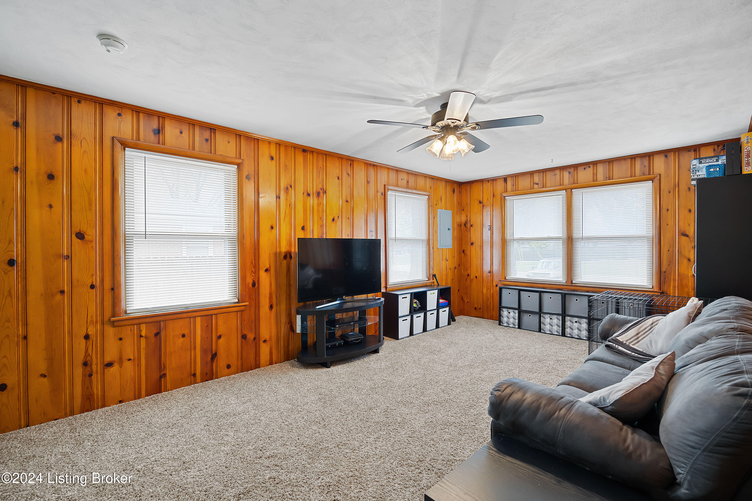 11010 Deering Road Louisville, KY 40272 - Photo 10 of 28 008
