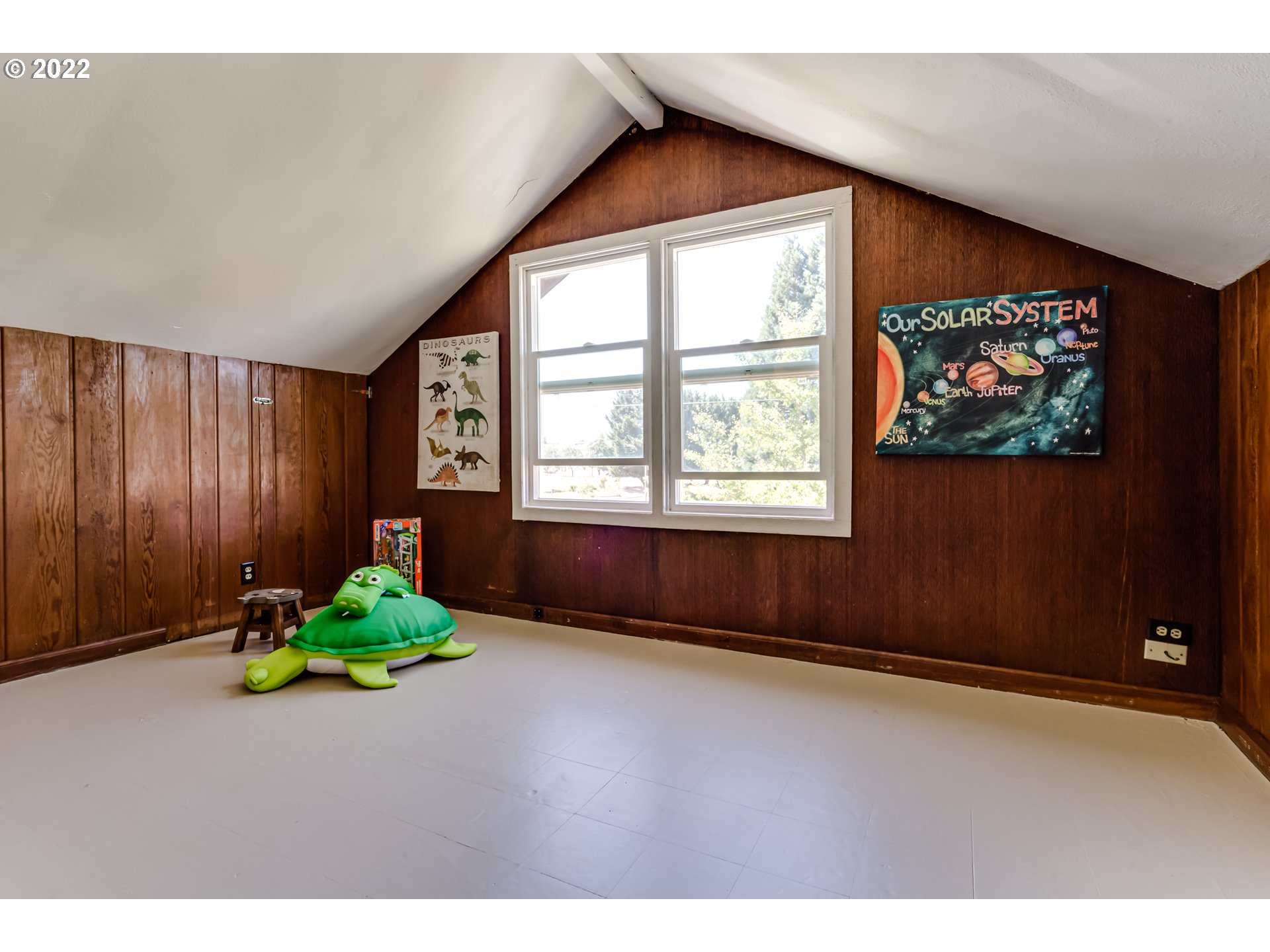 2691 Game Farm Road Springfield, OR 97477 - Photo 15 of 23 a living room with furniture and a window