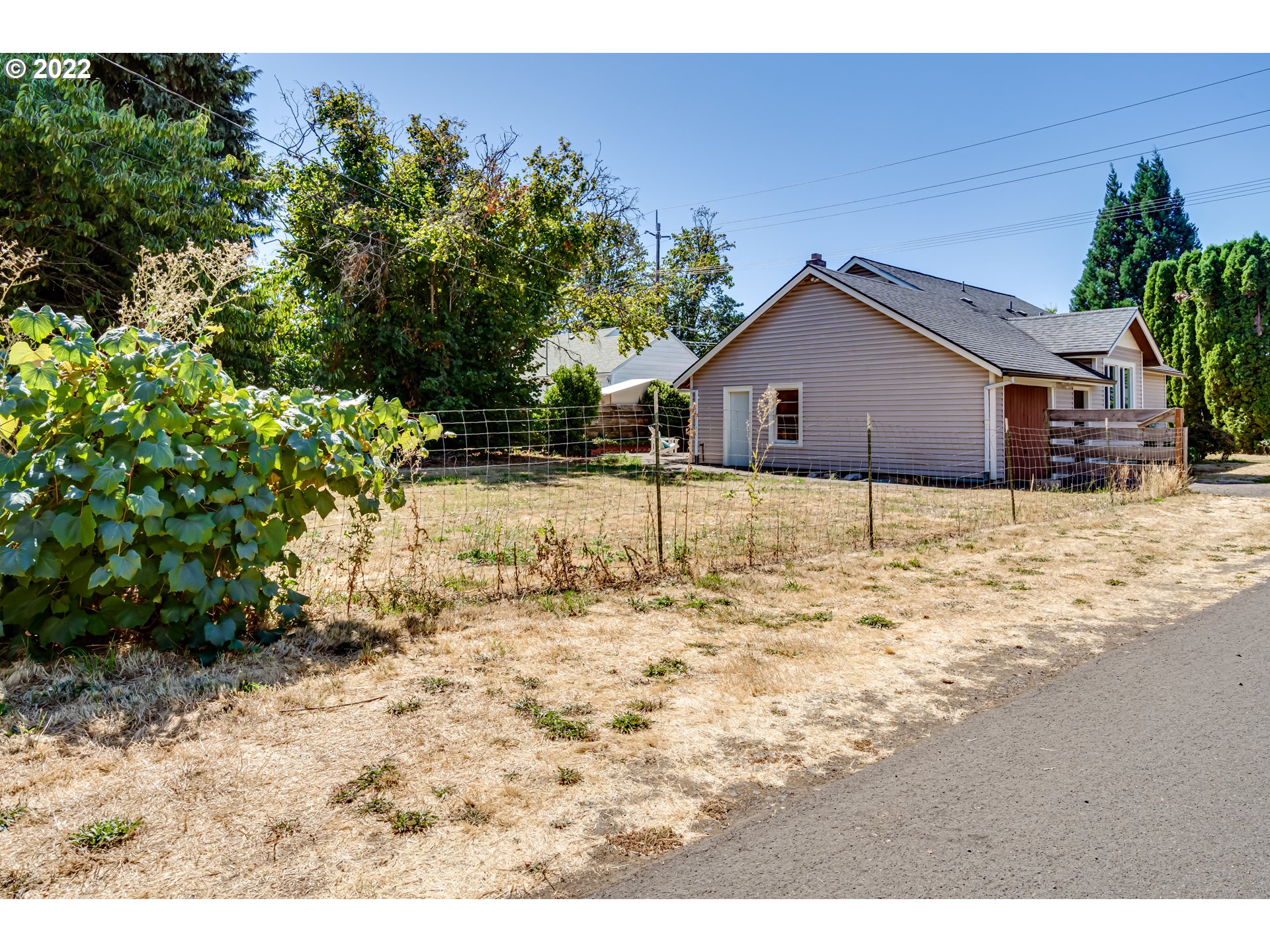 2691 Game Farm Road Springfield, OR 97477 - Photo 3 of 23 a view of a house with a yard