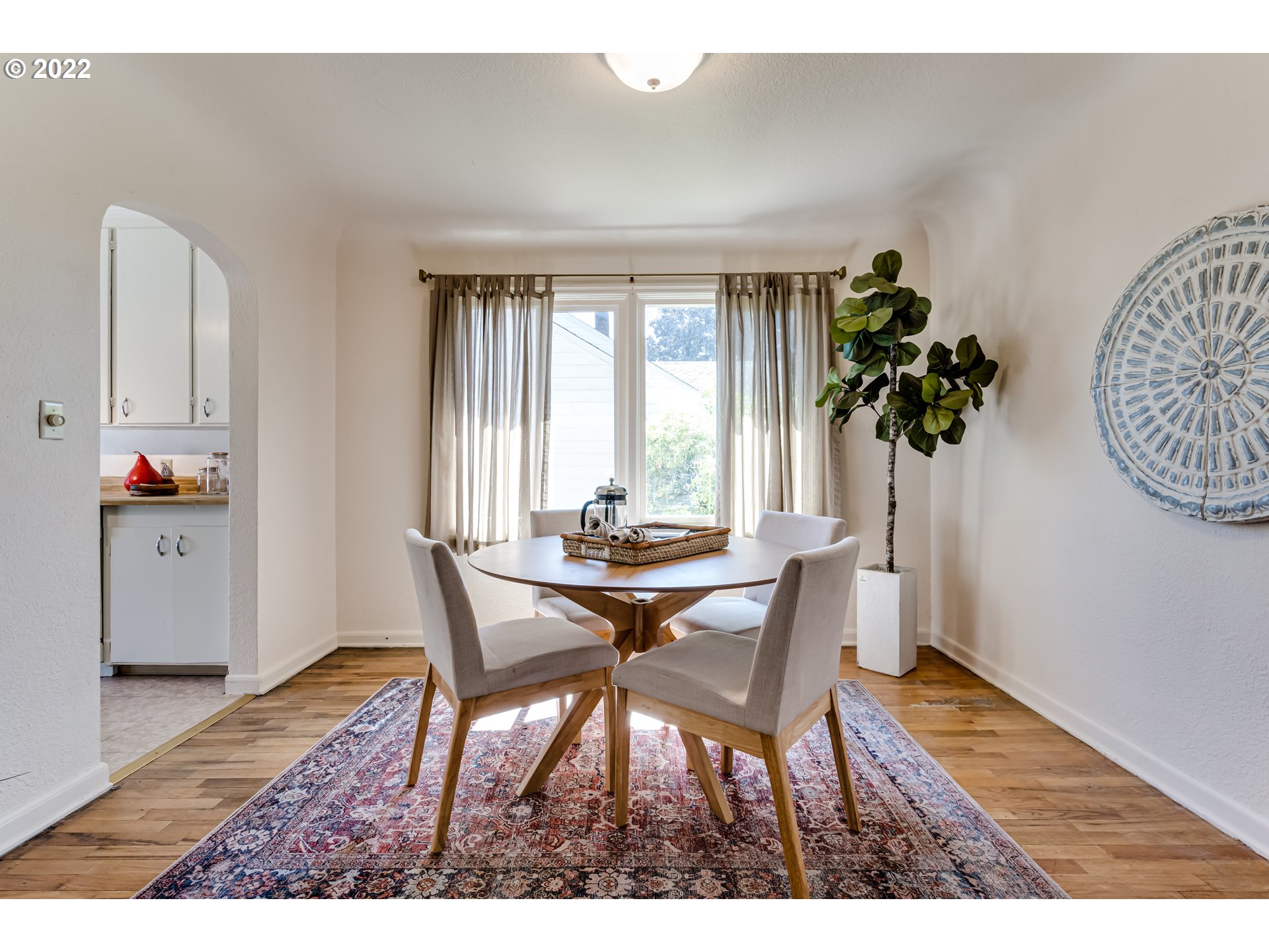 2691 Game Farm Road Springfield, OR 97477 - Photo 7 of 23 a dining room with furniture and window