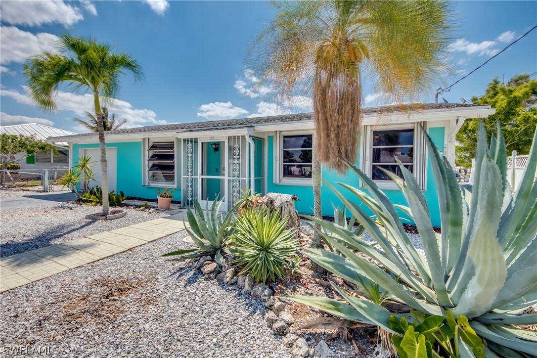 2579 Bridgeview Street Matlacha, FL 33993 - Photo 1 of 32 Gallery Image 1