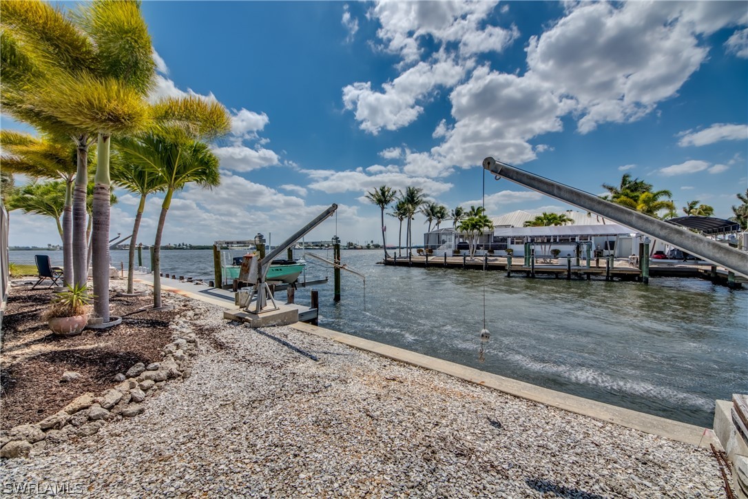 2579 Bridgeview Street Matlacha, FL 33993 - Photo 24 of 32 Gallery Image 24