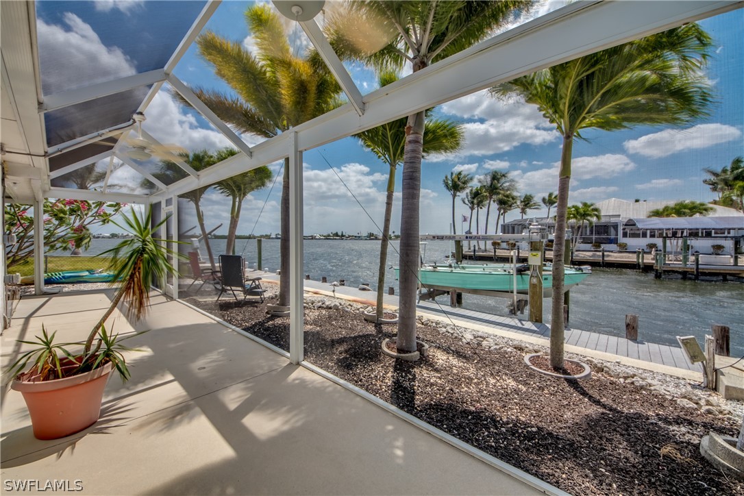 2579 Bridgeview Street Matlacha, FL 33993 - Photo 29 of 32 Gallery Image 29