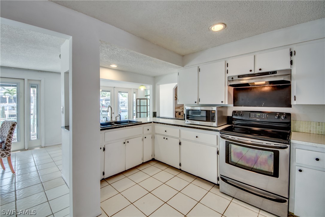 2579 Bridgeview Street Matlacha, FL 33993 - Photo 6 of 32 Gallery Image 6