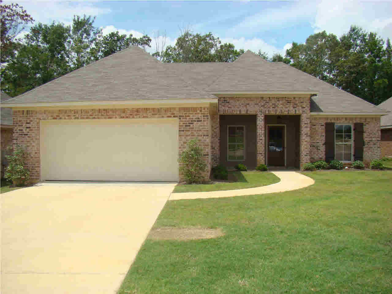 Welcome Home to 242 Greenfield Ridge Dr.