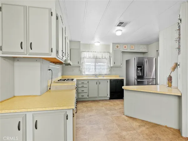 $79,900 | 11414 Serra Road, Unit 21, Apple Valley, CA 92308